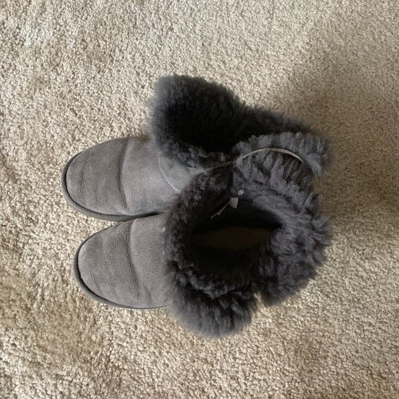 grey uggs - Picture 5 of 7